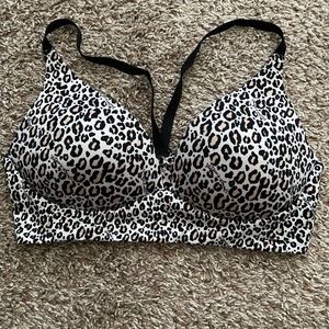 Victoria’s Secret lightly lined plunge bra